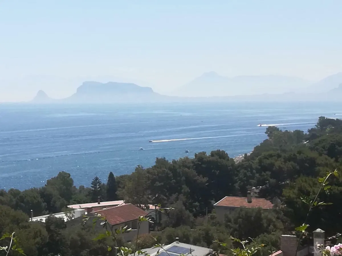 Villa Eliana Palermo 0*,